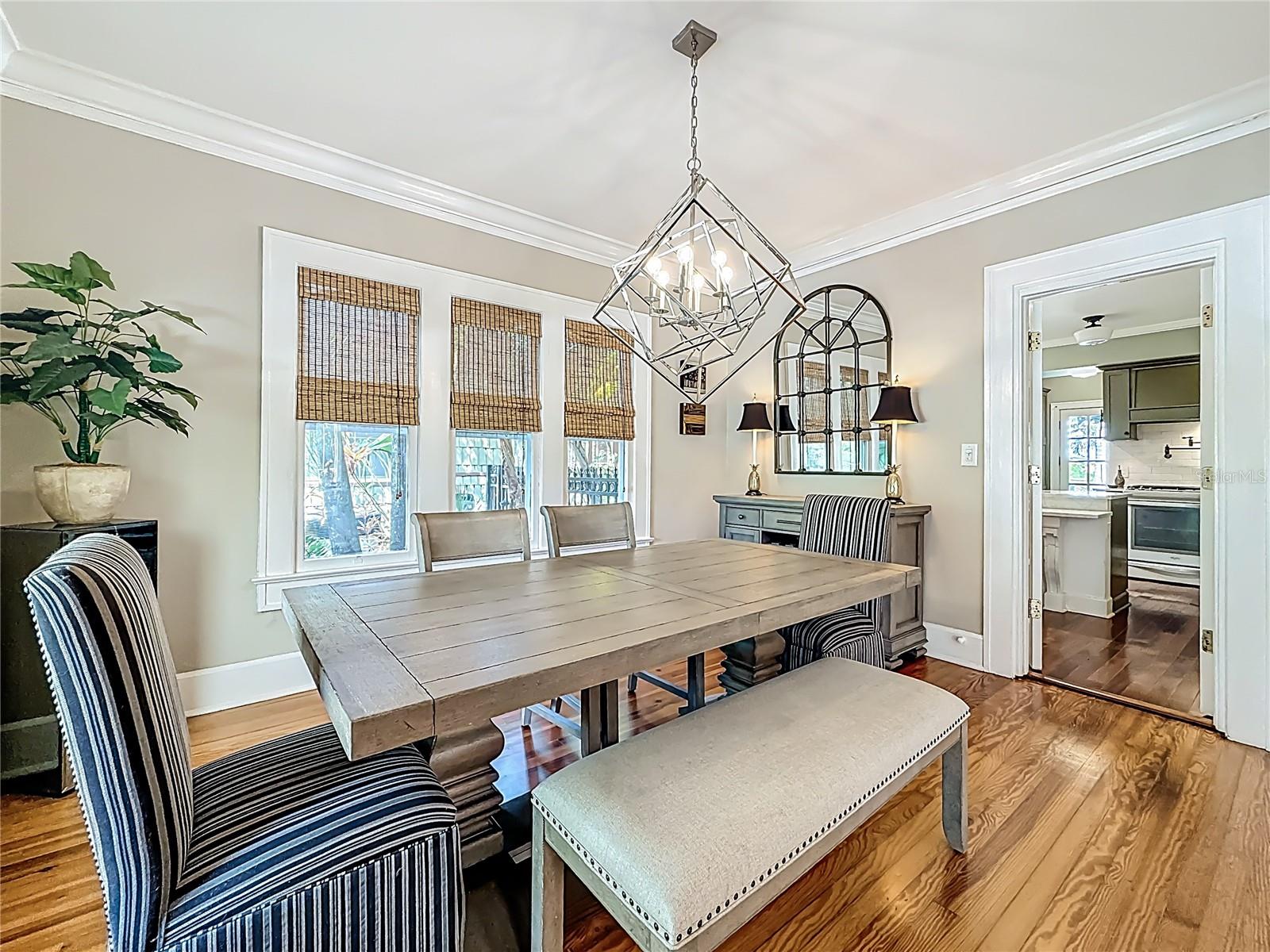 Listing photo id 10 for 315 8th Avenue Ne