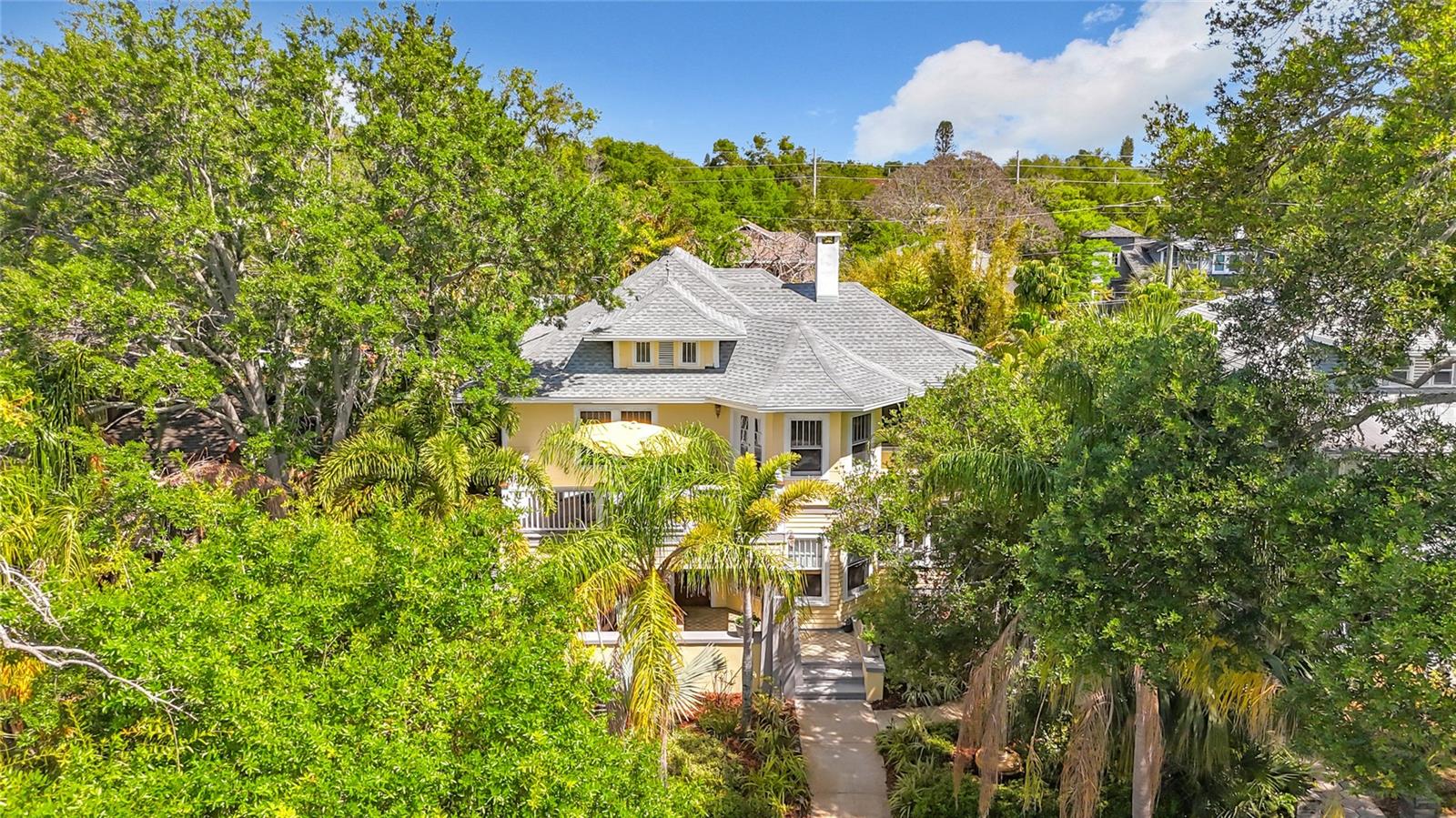 Listing photo id 0 for 315 8th Avenue Ne