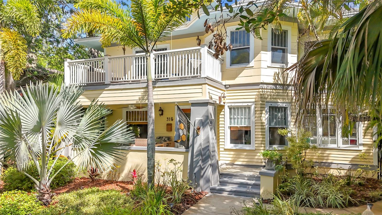 Listing photo id 1 for 315 8th Avenue Ne