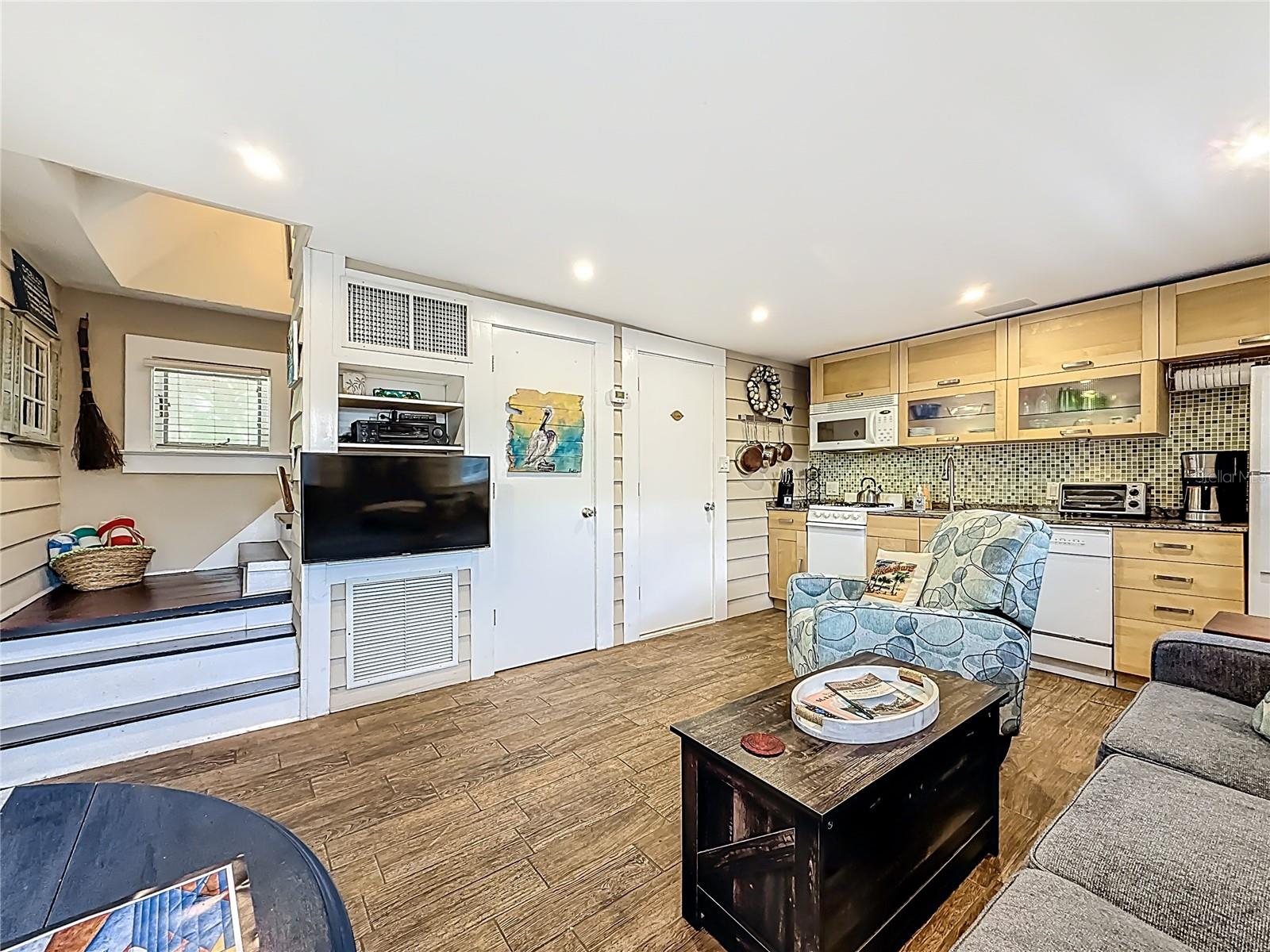 Listing photo id 36 for 315 8th Avenue Ne