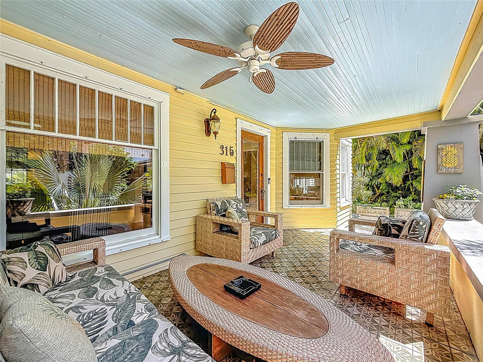 Listing photo id 2 for 315 8th Avenue Ne