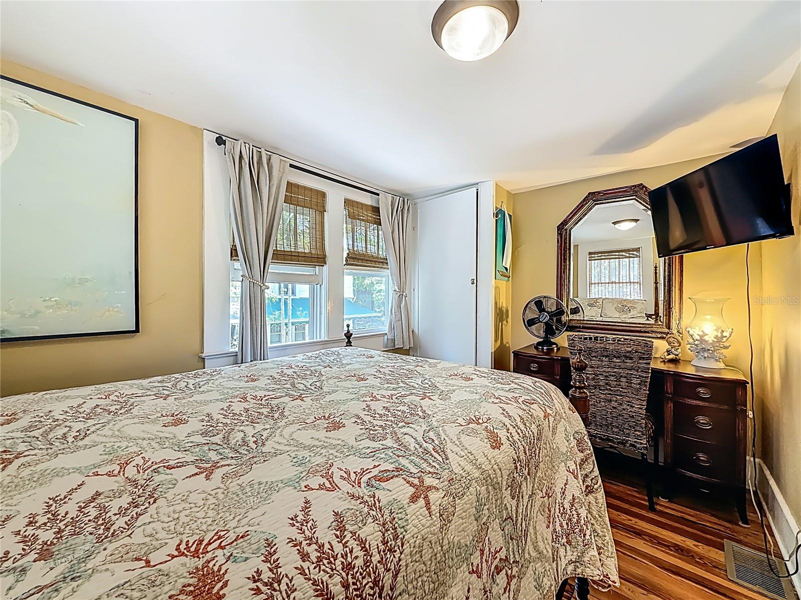 Listing photo id 39 for 315 8th Avenue Ne