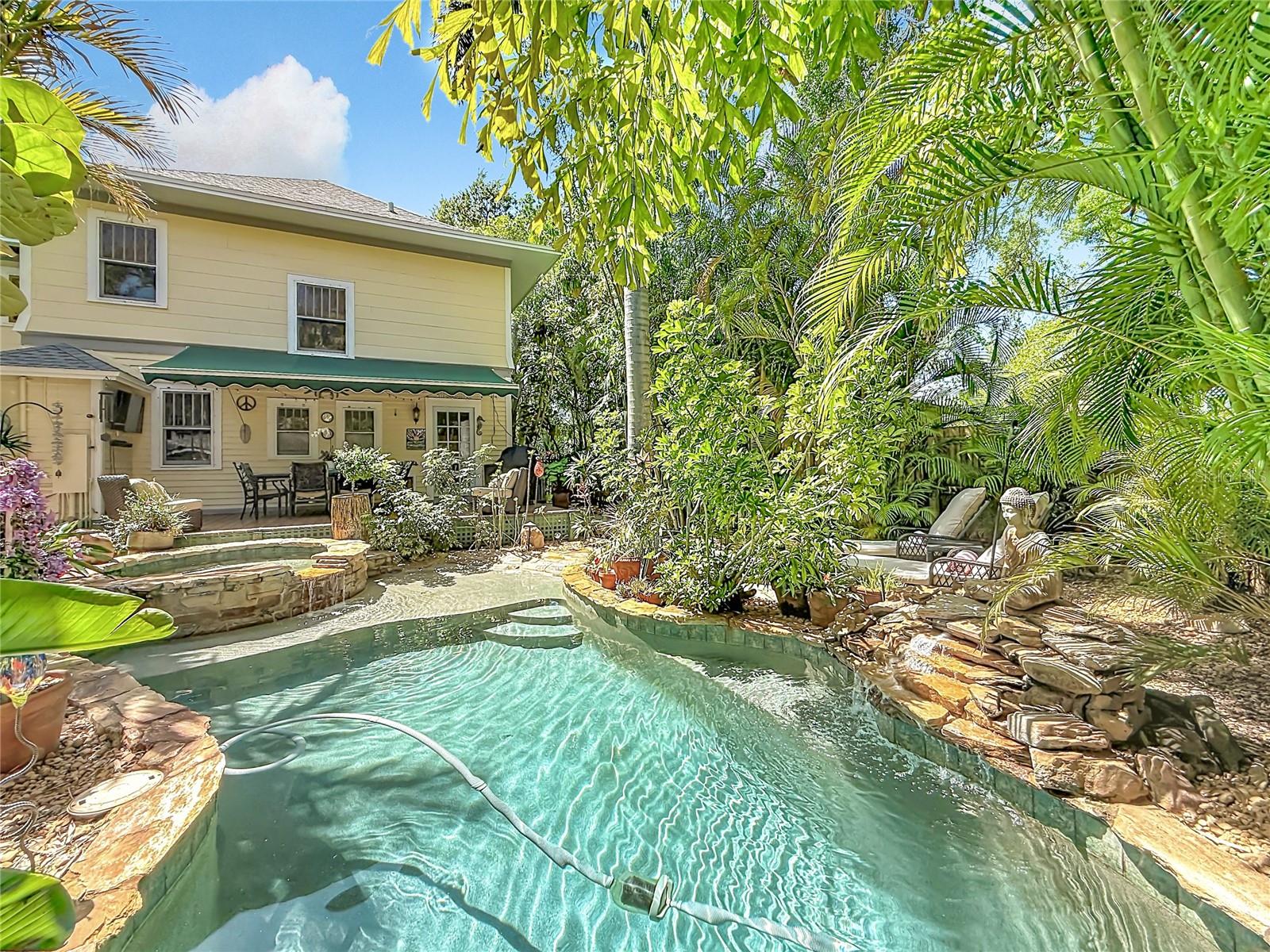 Listing photo id 46 for 315 8th Avenue Ne