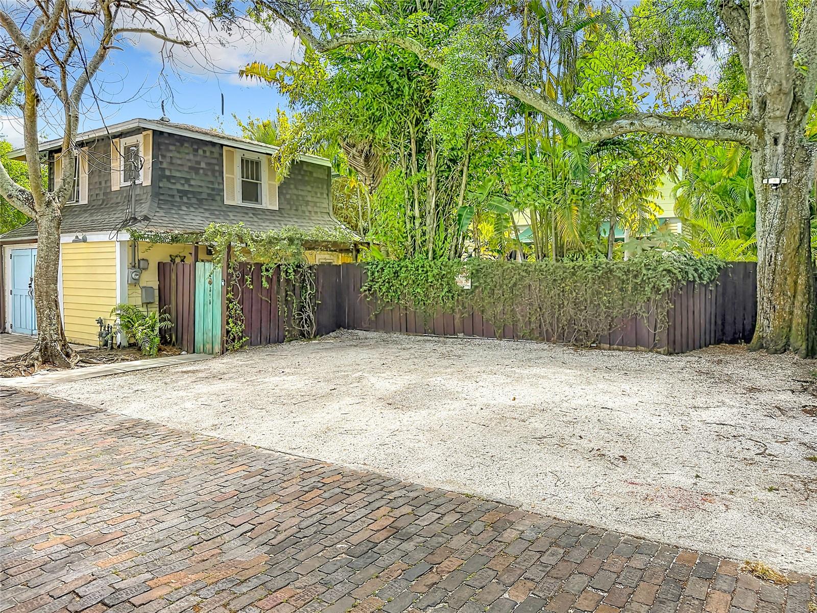 Listing photo id 50 for 315 8th Avenue Ne