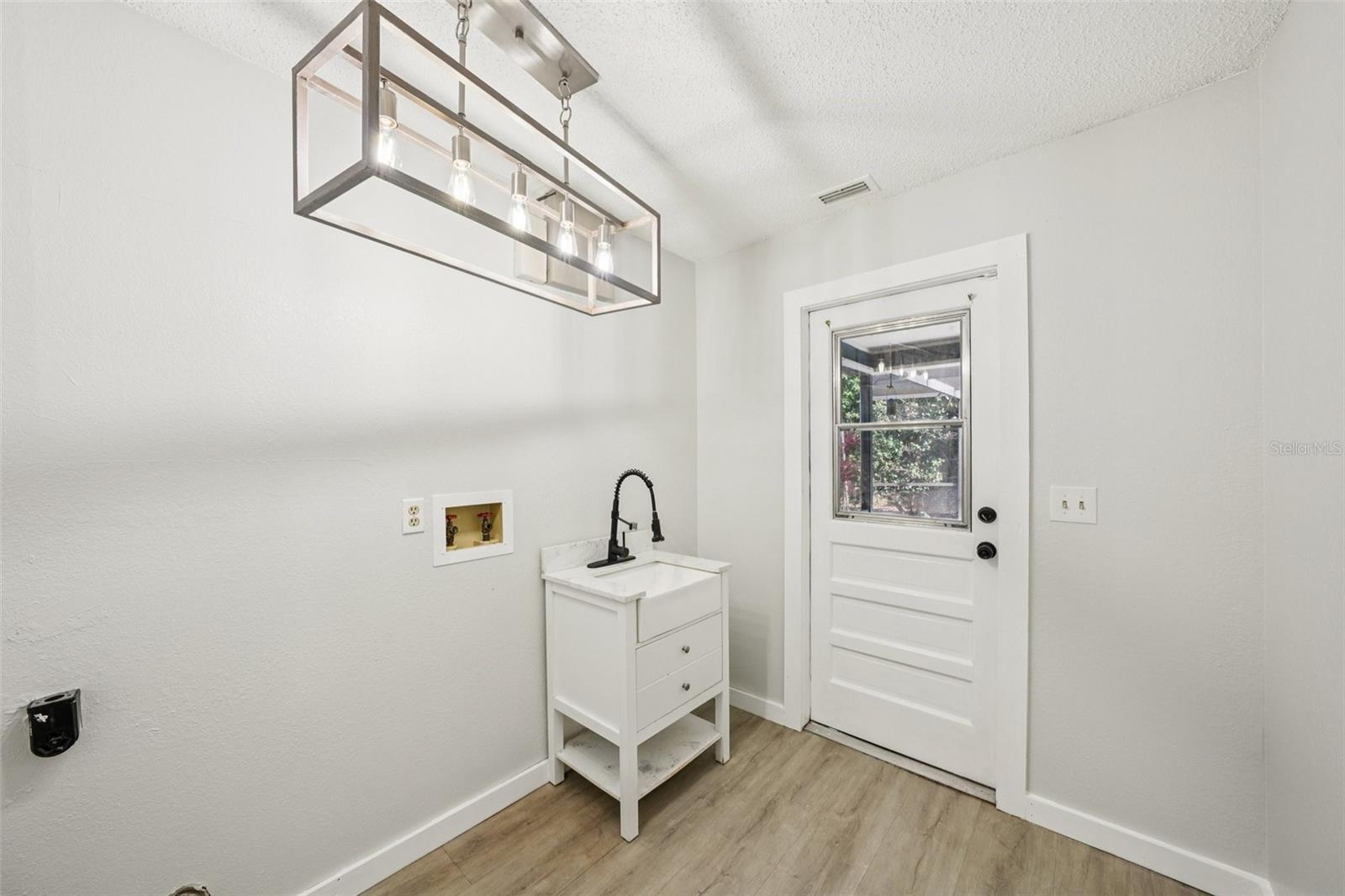 Image 28 of 59 For 3109 Lake Valencia Ln E