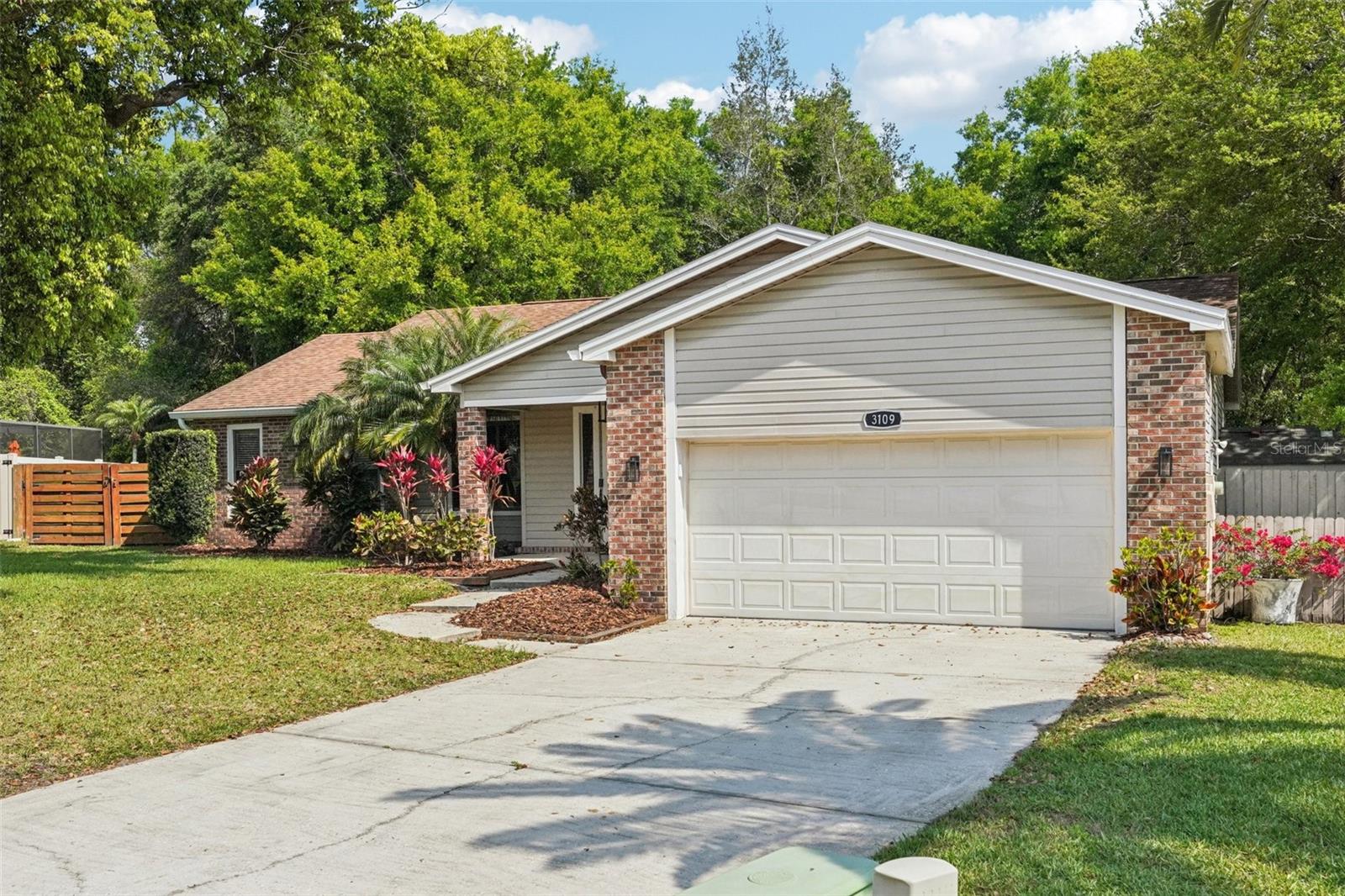 Image 46 of 59 For 3109 Lake Valencia Ln E