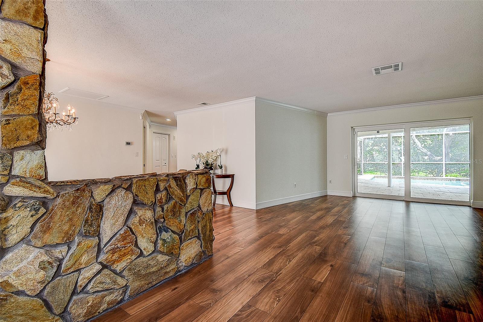 Image 5 of 50 For 2840 Pheasant Run