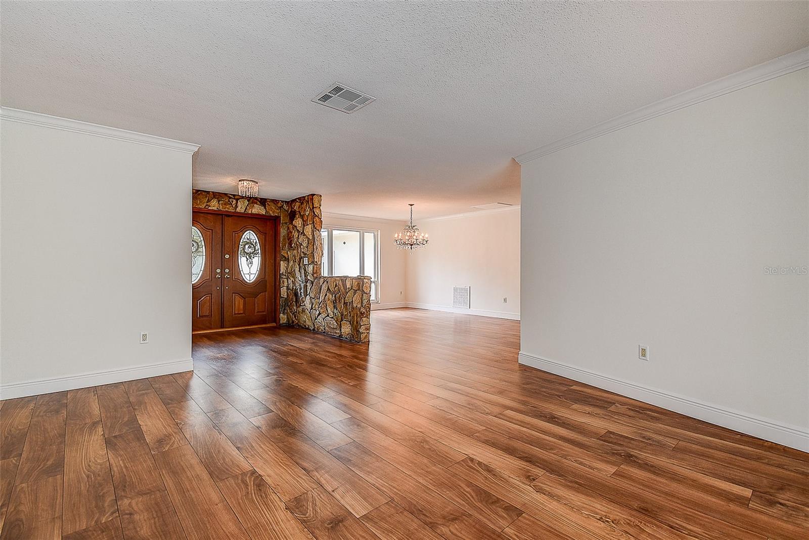 Image 8 of 50 For 2840 Pheasant Run