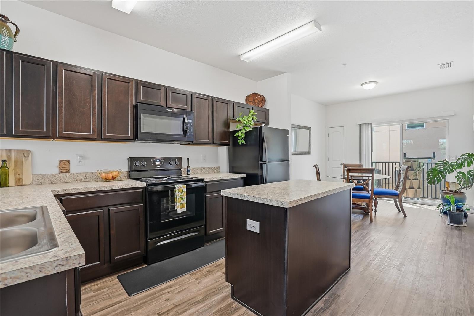 Image 21 of 58 For 5523 Yellowfin Court