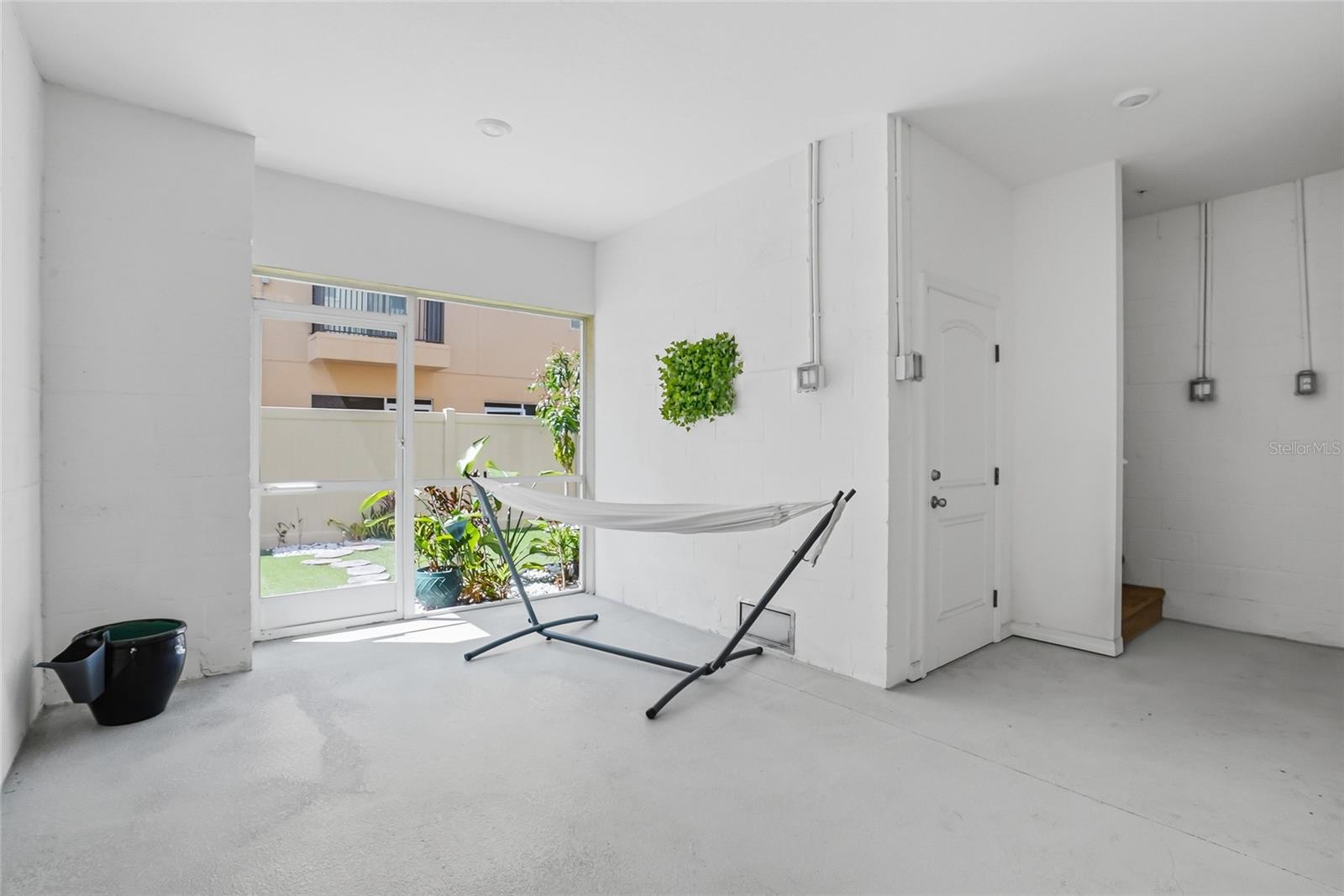 Image 6 of 58 For 5523 Yellowfin Court