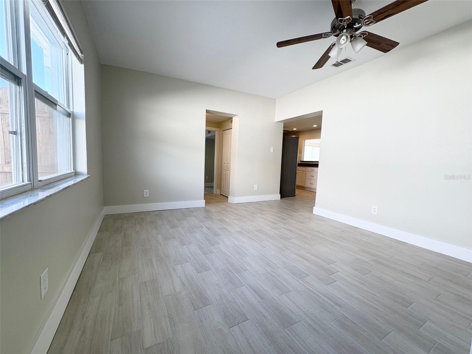 Image 10 of 30 For 736 86th Avenue N