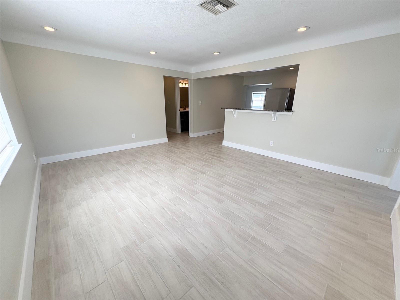 Image 3 of 30 For 736 86th Avenue N