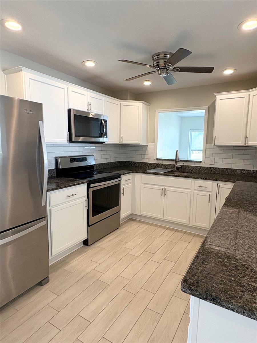 Image 5 of 30 For 736 86th Avenue N