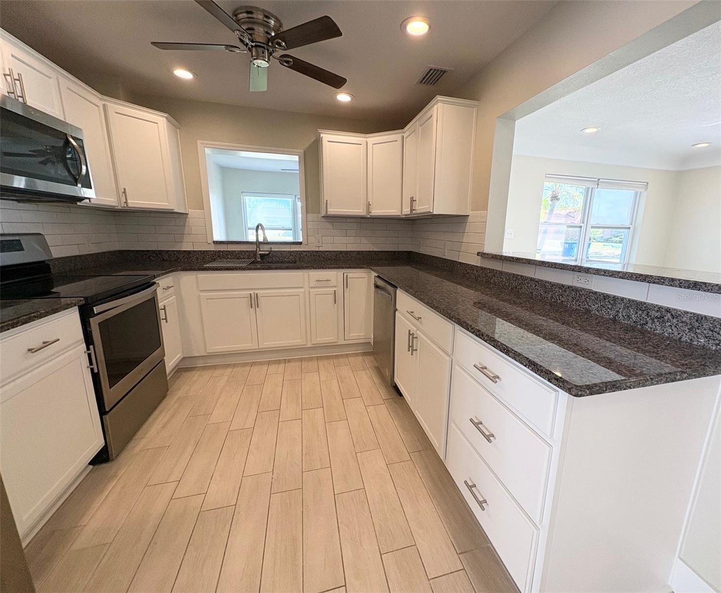 Image 6 of 30 For 736 86th Avenue N