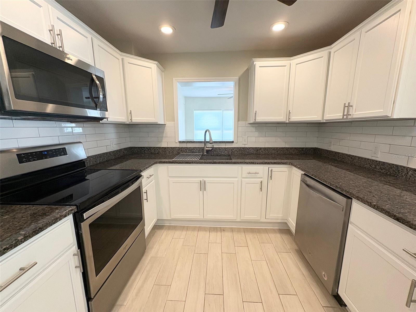 Image 7 of 30 For 736 86th Avenue N