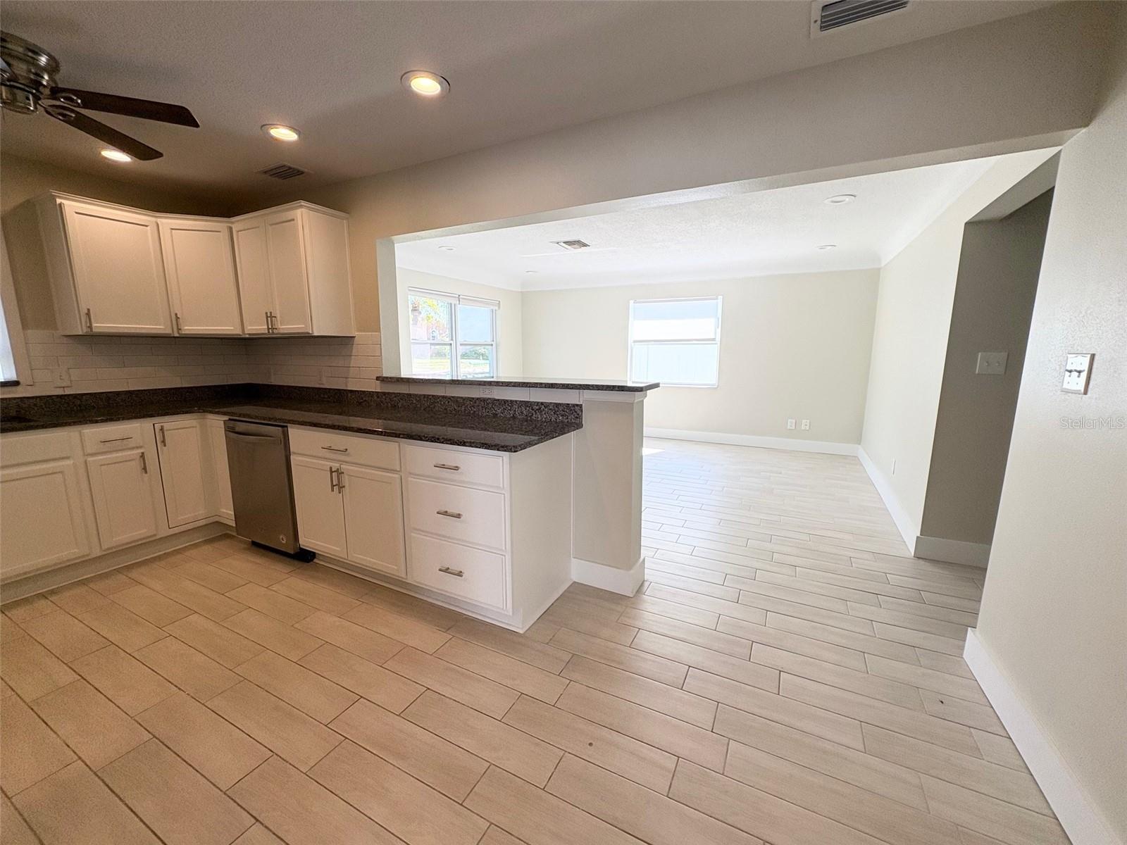 Image 9 of 30 For 736 86th Avenue N