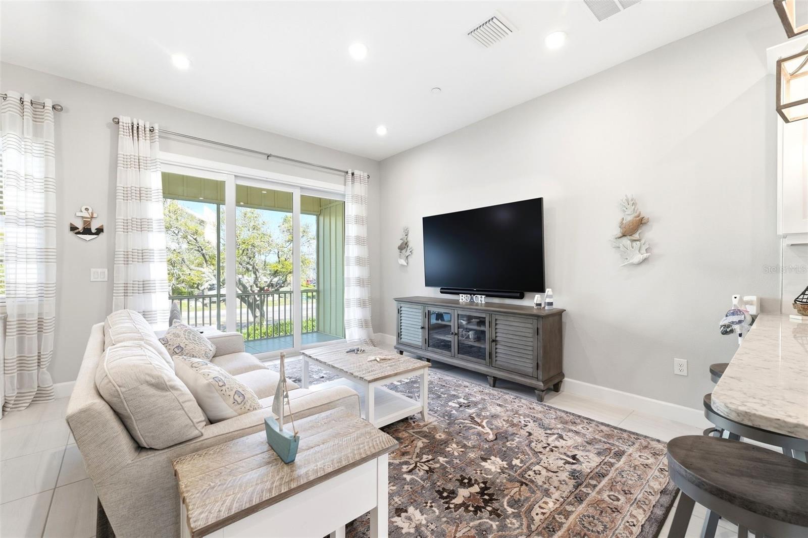 Image 13 of 59 For 2516 Coral Court