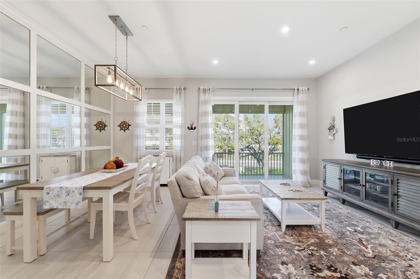 Image 14 of 59 For 2516 Coral Court