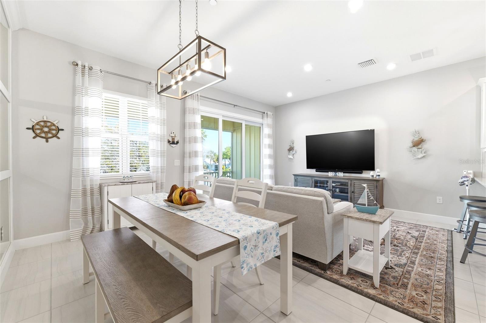 Image 21 of 59 For 2516 Coral Court