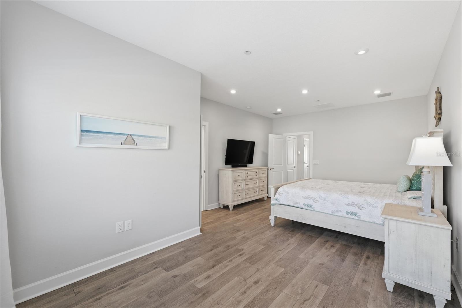 Image 25 of 59 For 2516 Coral Court