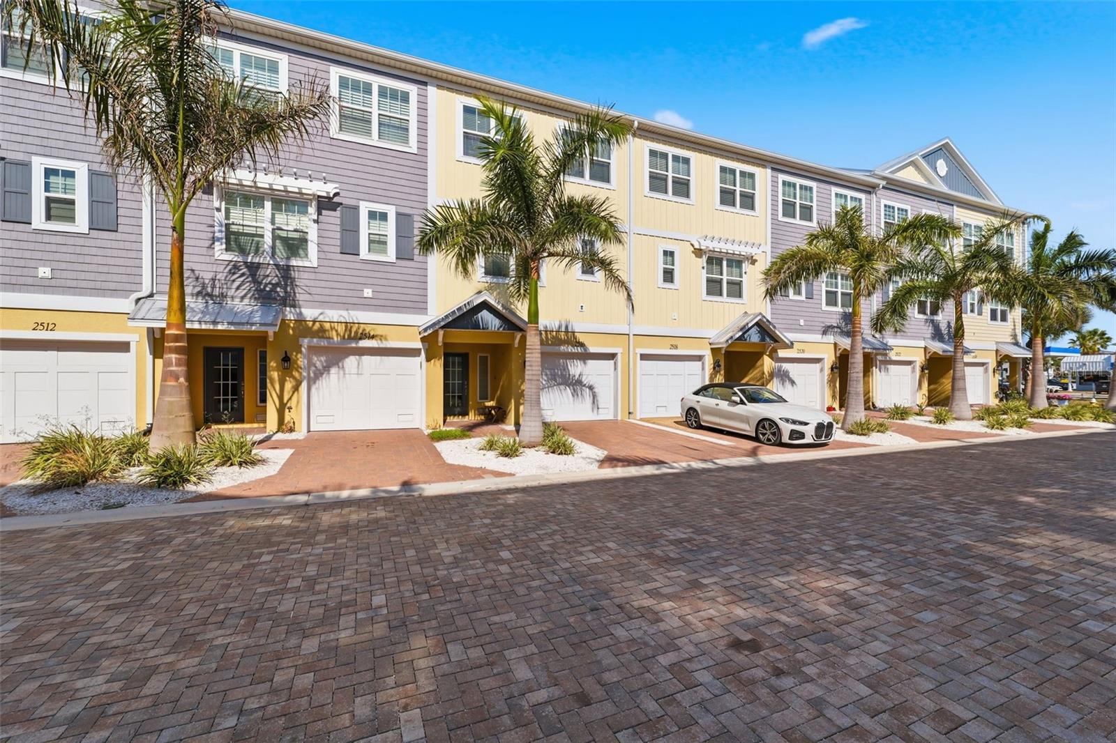 Image 4 of 59 For 2516 Coral Court