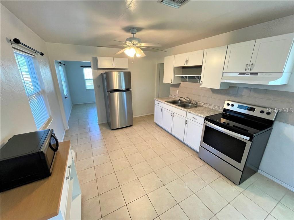 Image 2 of 9 For 2334 38th Avenue N