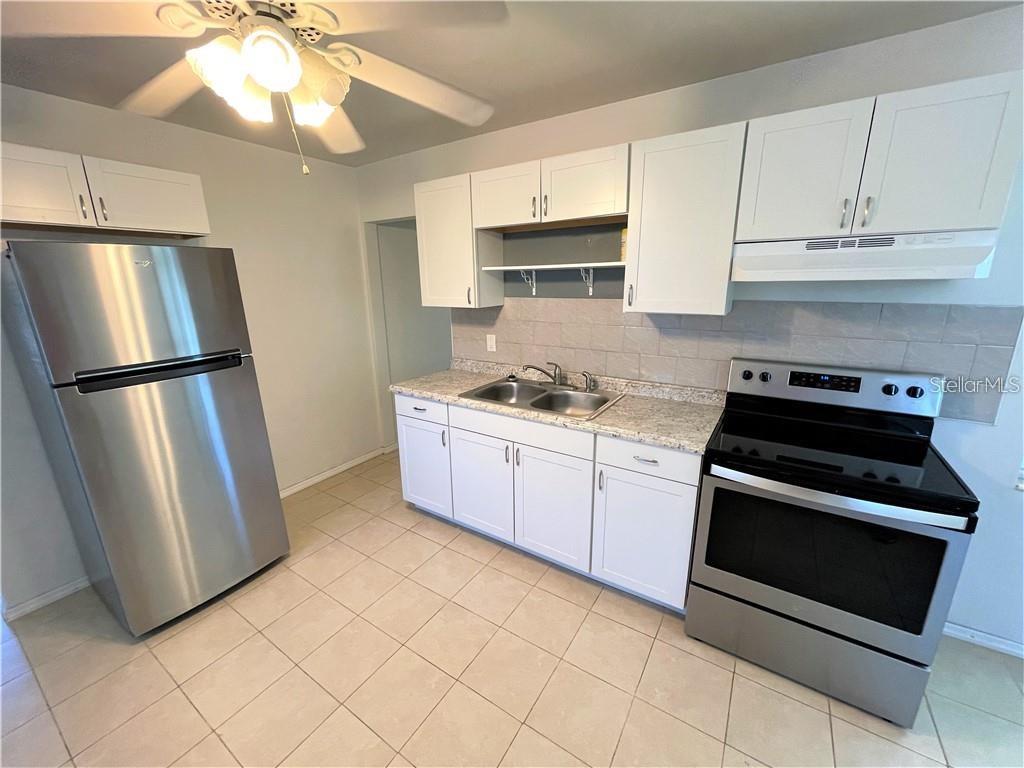 Image 3 of 9 For 2334 38th Avenue N