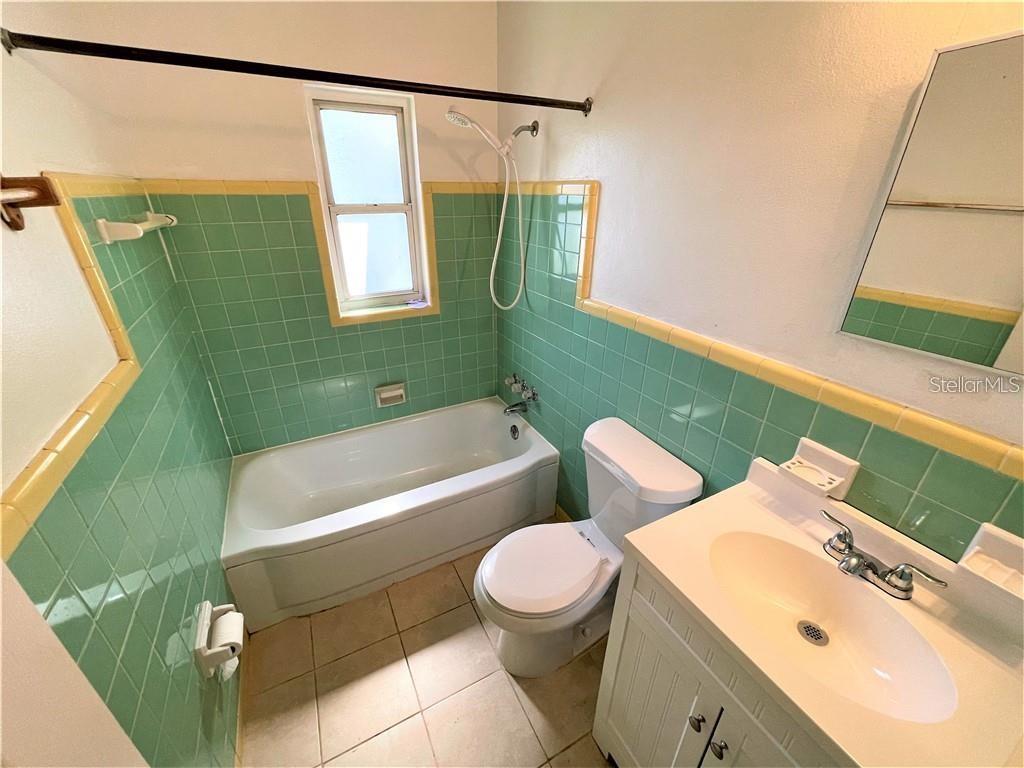 Image 6 of 9 For 2334 38th Avenue N