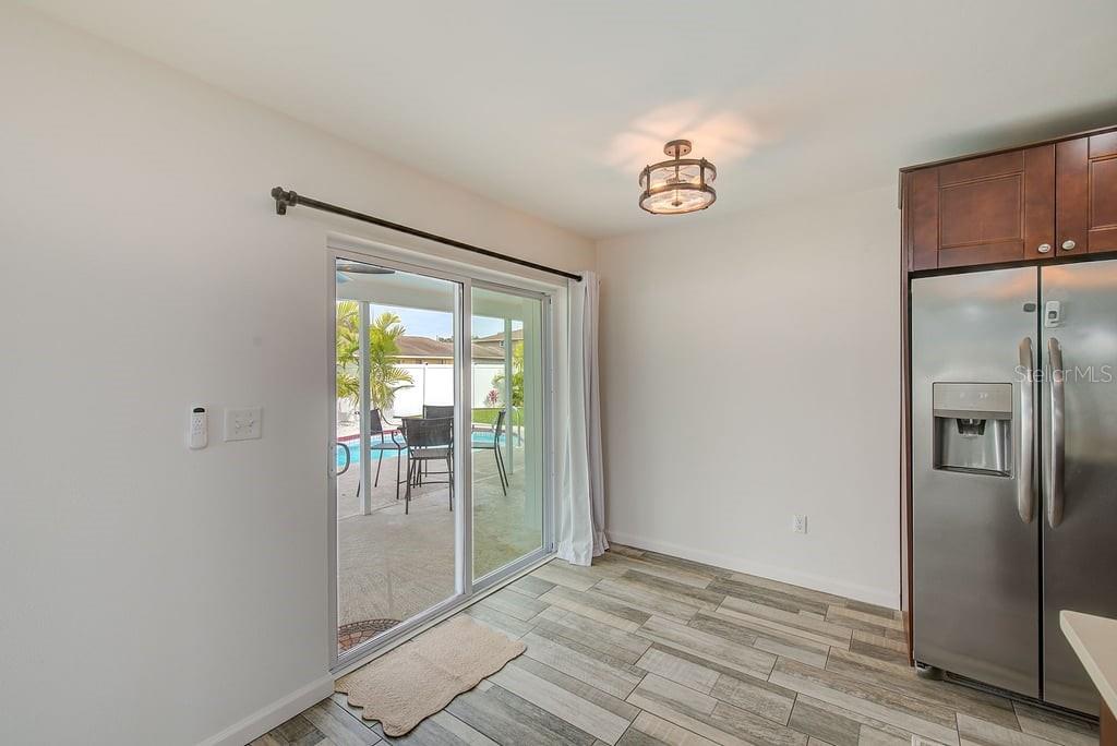 Image 12 of 16 For 2589 Sunny Breeze Avenue B