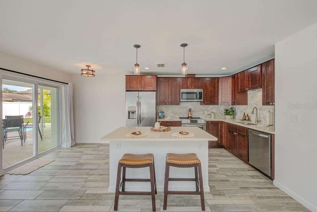 Image 6 of 16 For 2589 Sunny Breeze Avenue B