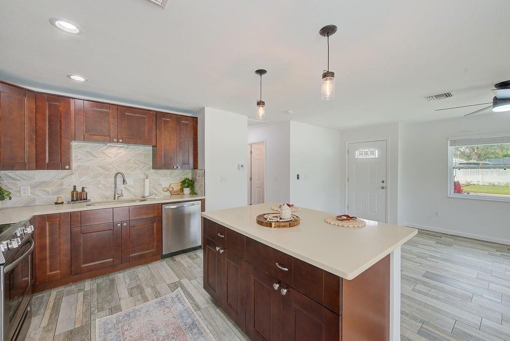 Image 9 of 16 For 2589 Sunny Breeze Avenue B