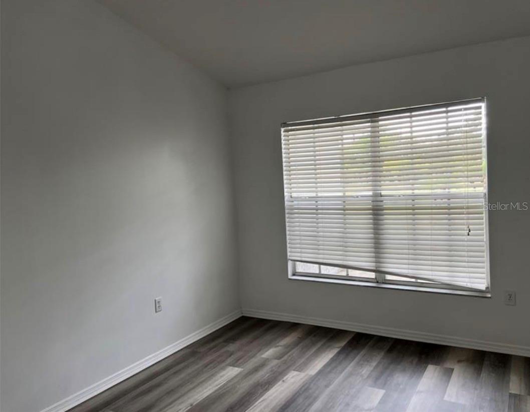 Image 6 of 10 For 3335 La Salle Avenue