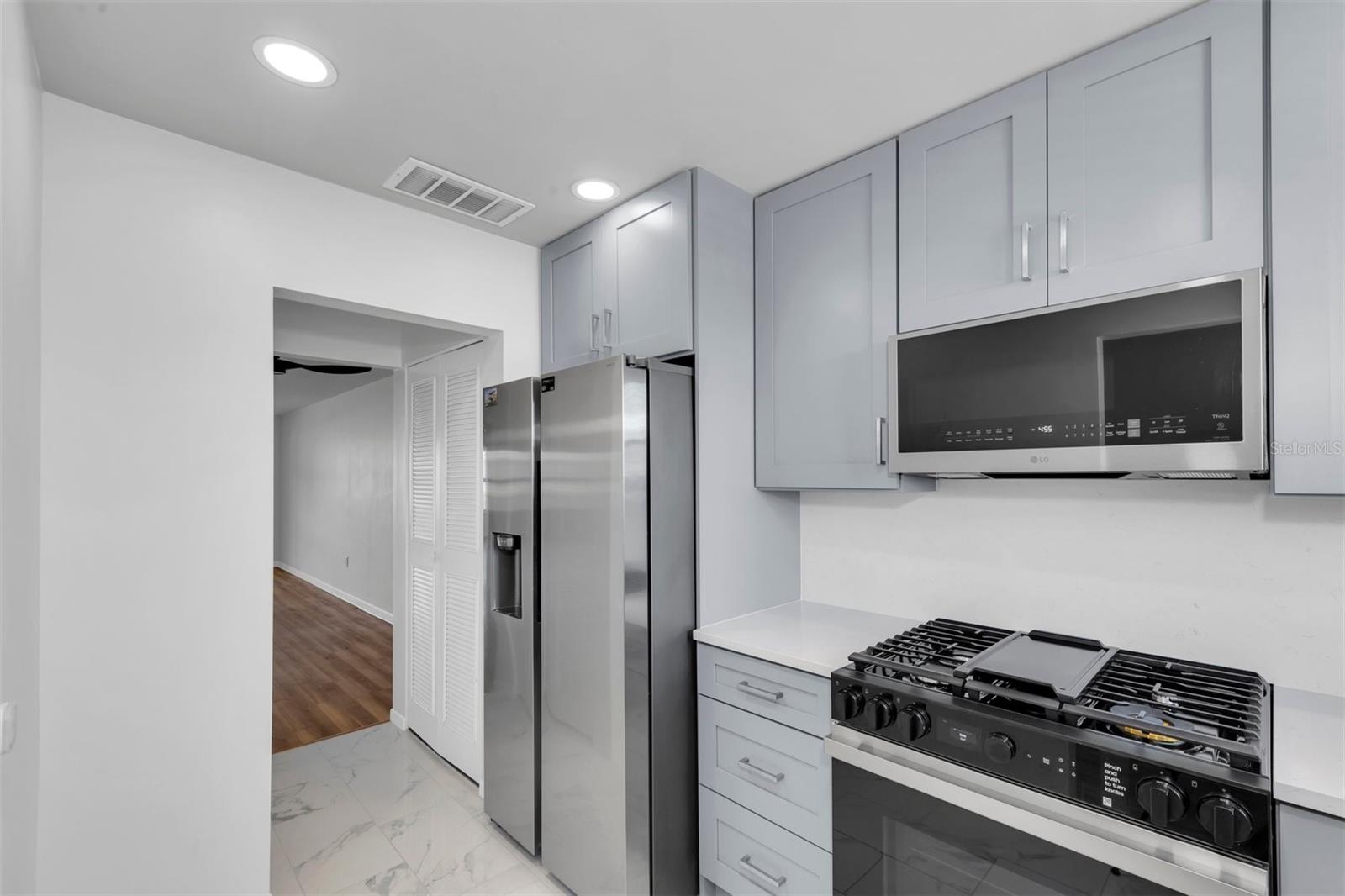 Image 5 of 43 For 3128 59th Street S 303