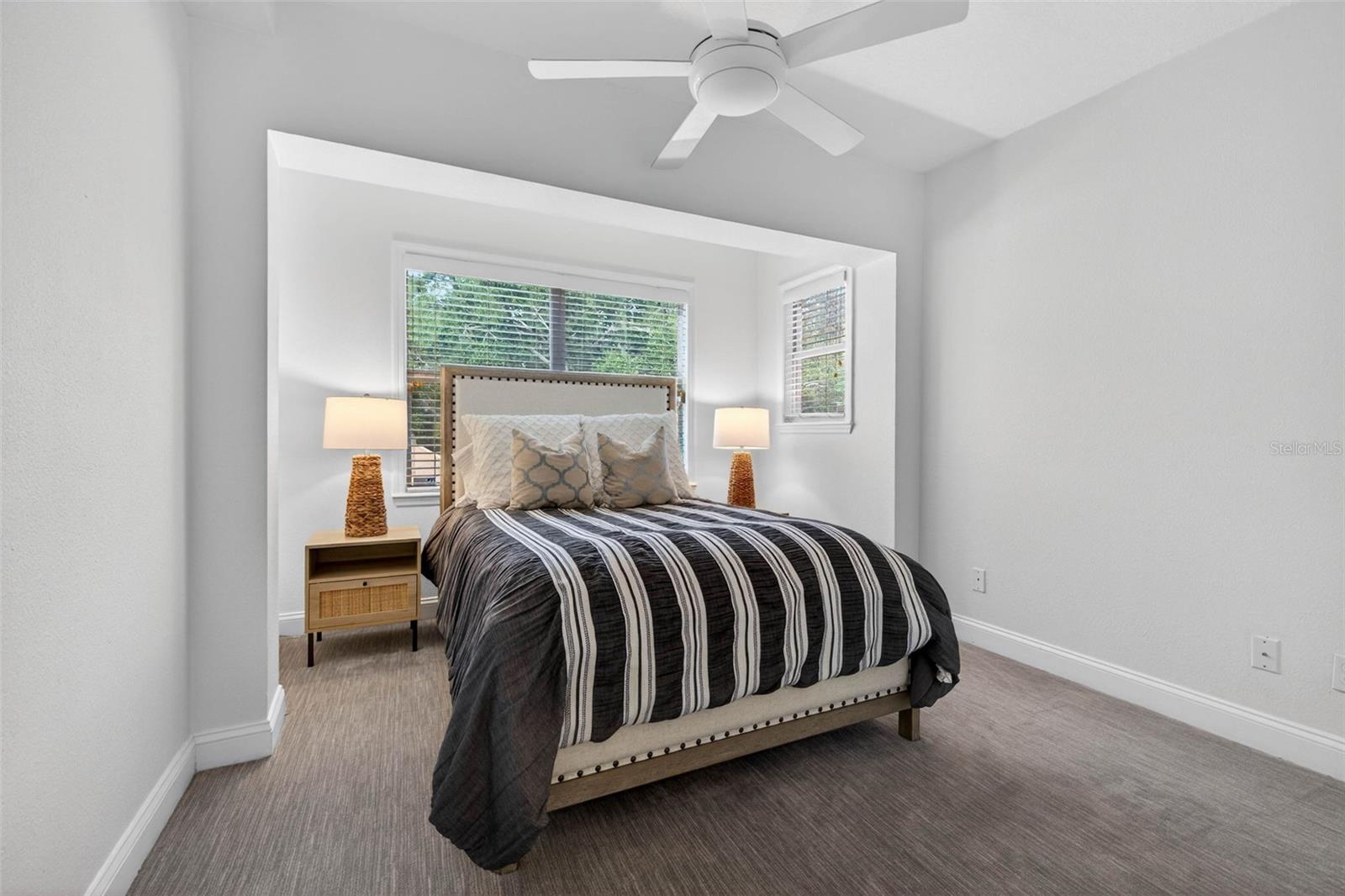 Image 19 of 26 For 922 Shore Drive Ne