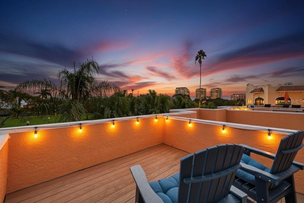 Image 22 of 26 For 922 Shore Drive Ne