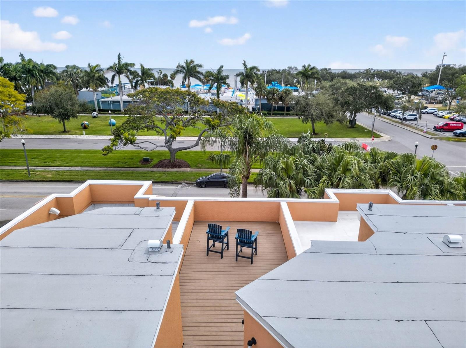 Image 24 of 26 For 922 Shore Drive Ne