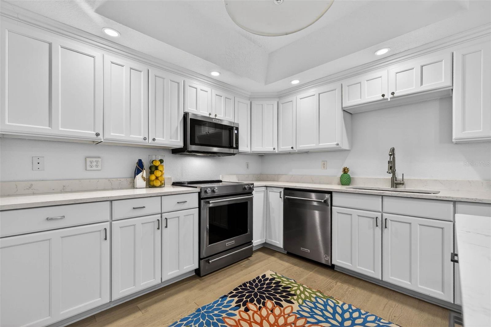 Image 8 of 26 For 922 Shore Drive Ne