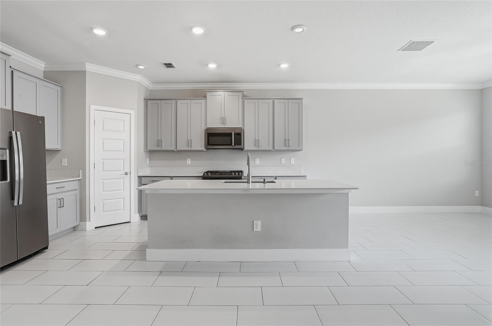 Image 11 of 61 For 8598 Campus Woods Way