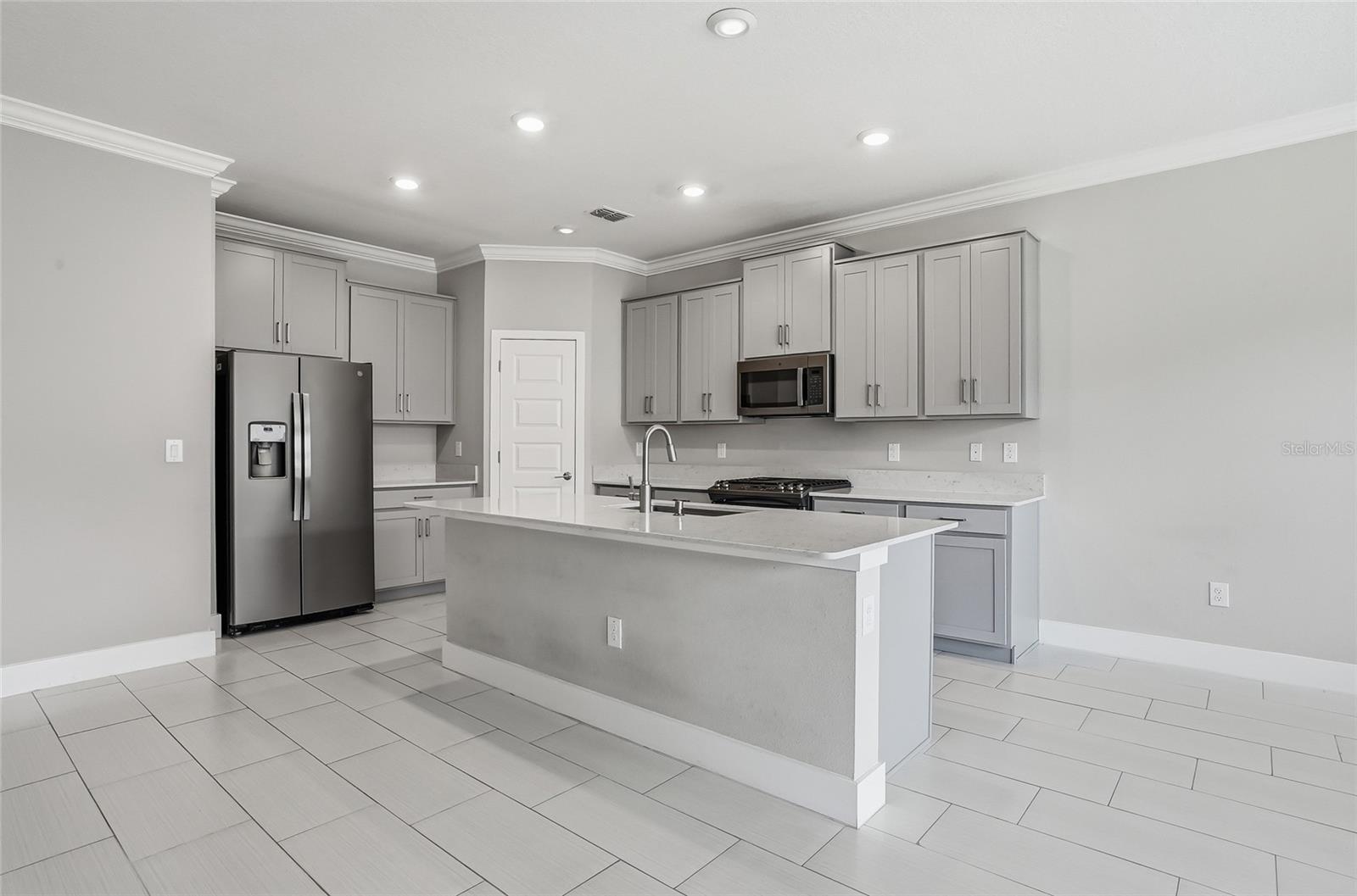 Image 13 of 61 For 8598 Campus Woods Way