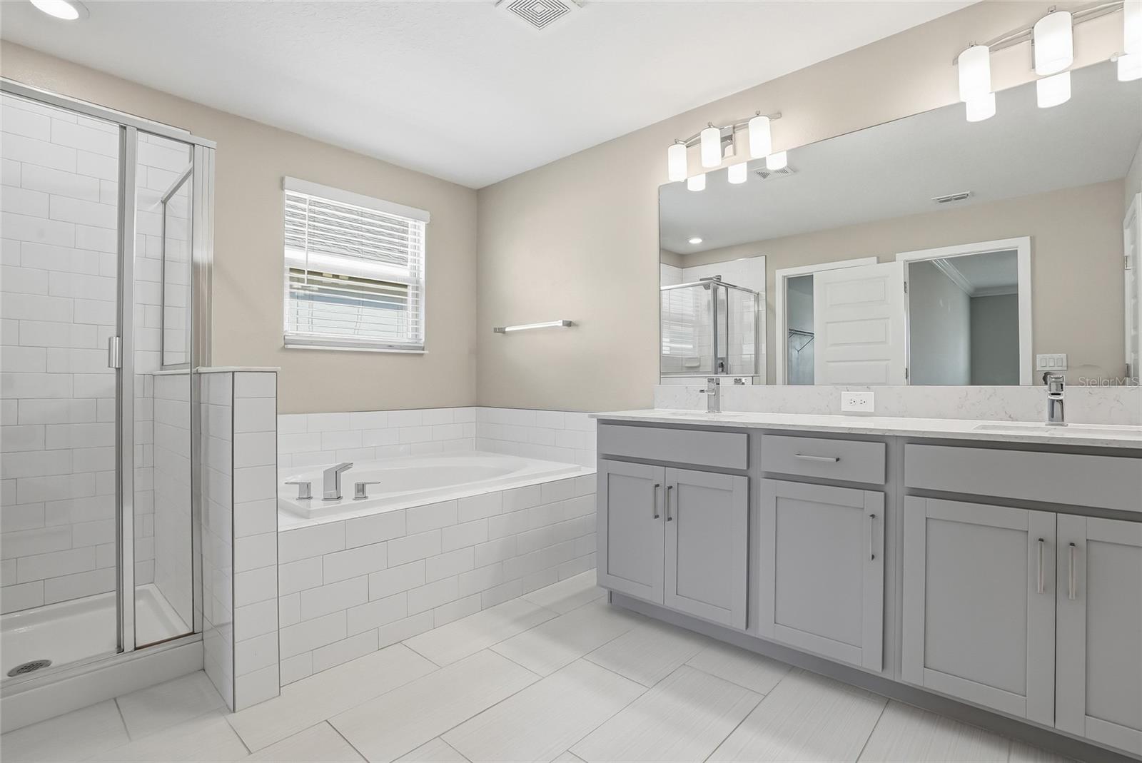 Image 36 of 61 For 8598 Campus Woods Way