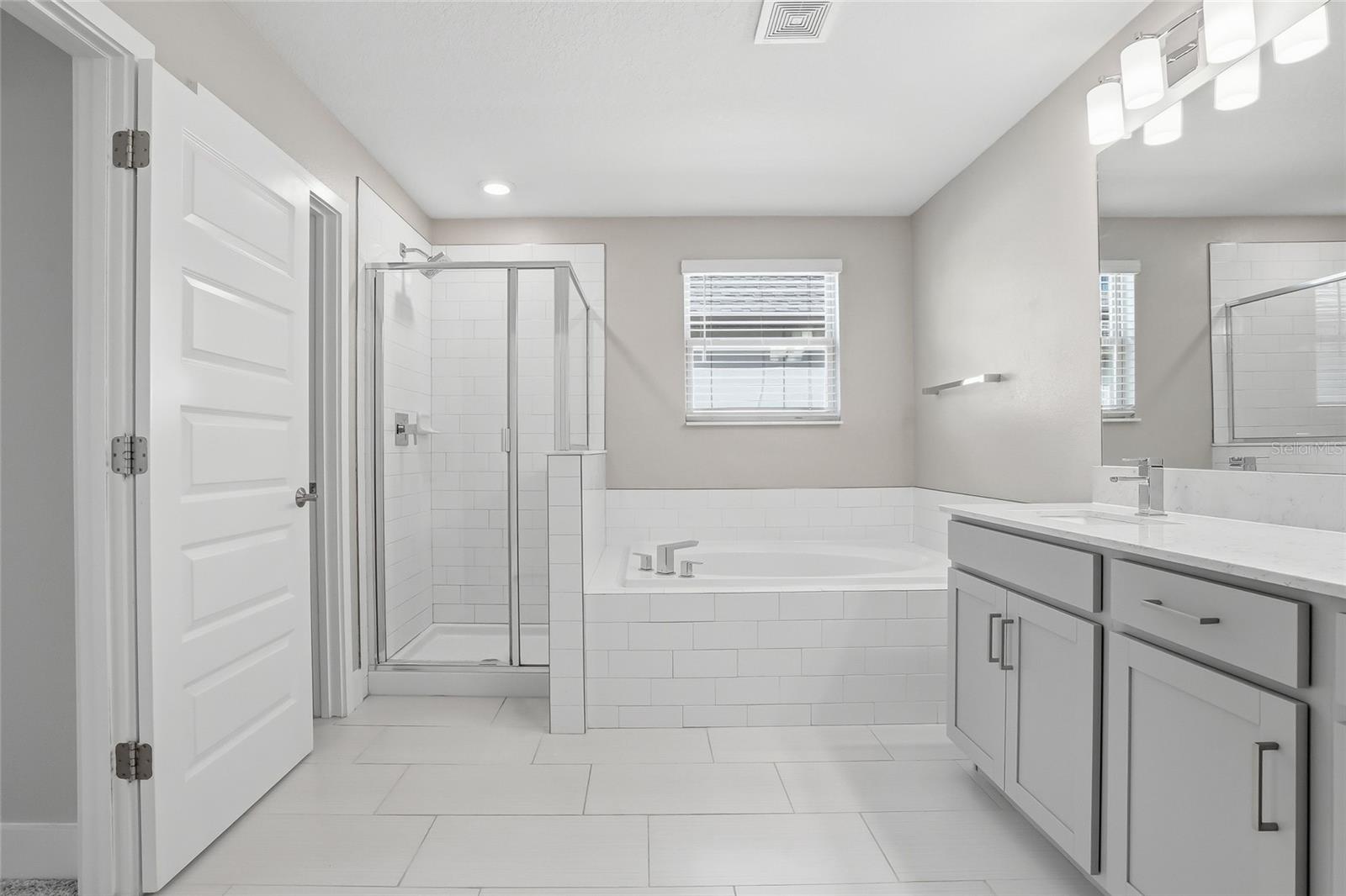 Image 37 of 61 For 8598 Campus Woods Way