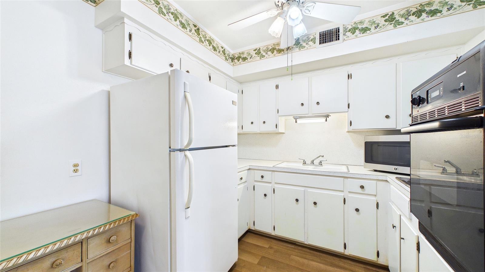 Image 6 of 12 For 5664 40th Terrace N 428