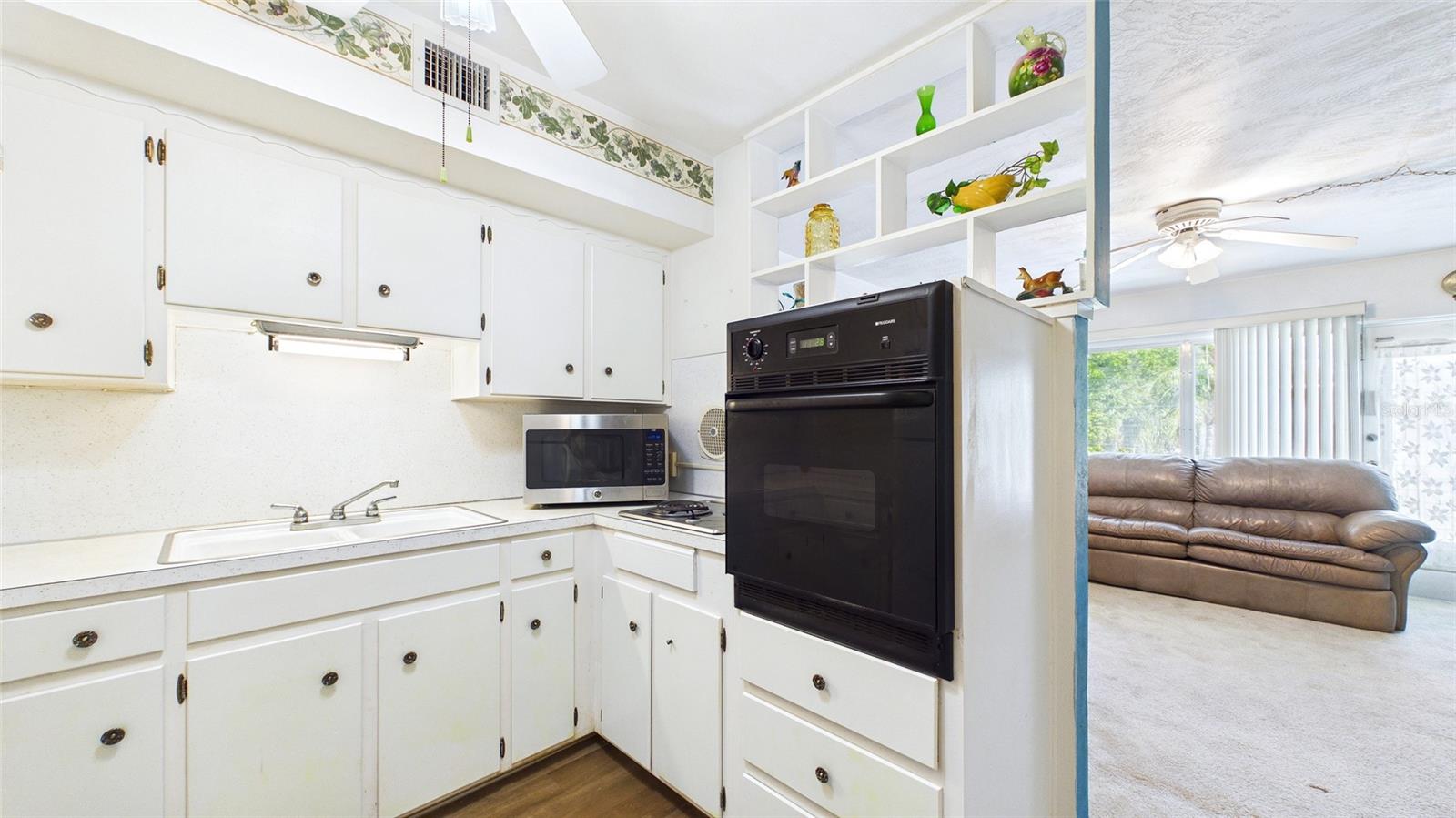 Image 7 of 12 For 5664 40th Terrace N 428