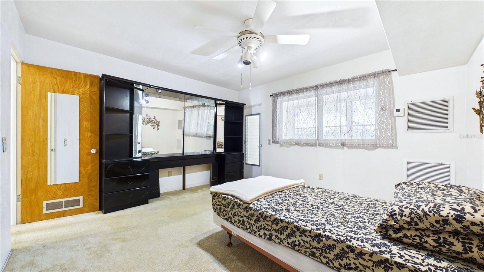 Image 9 of 12 For 5664 40th Terrace N 428