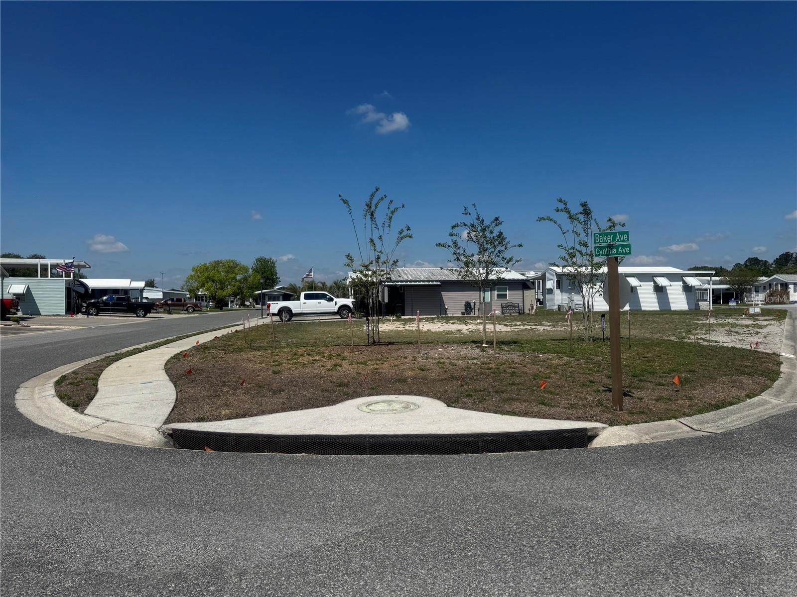 Image 3 of 22 For 4839 Baker Avenue 192