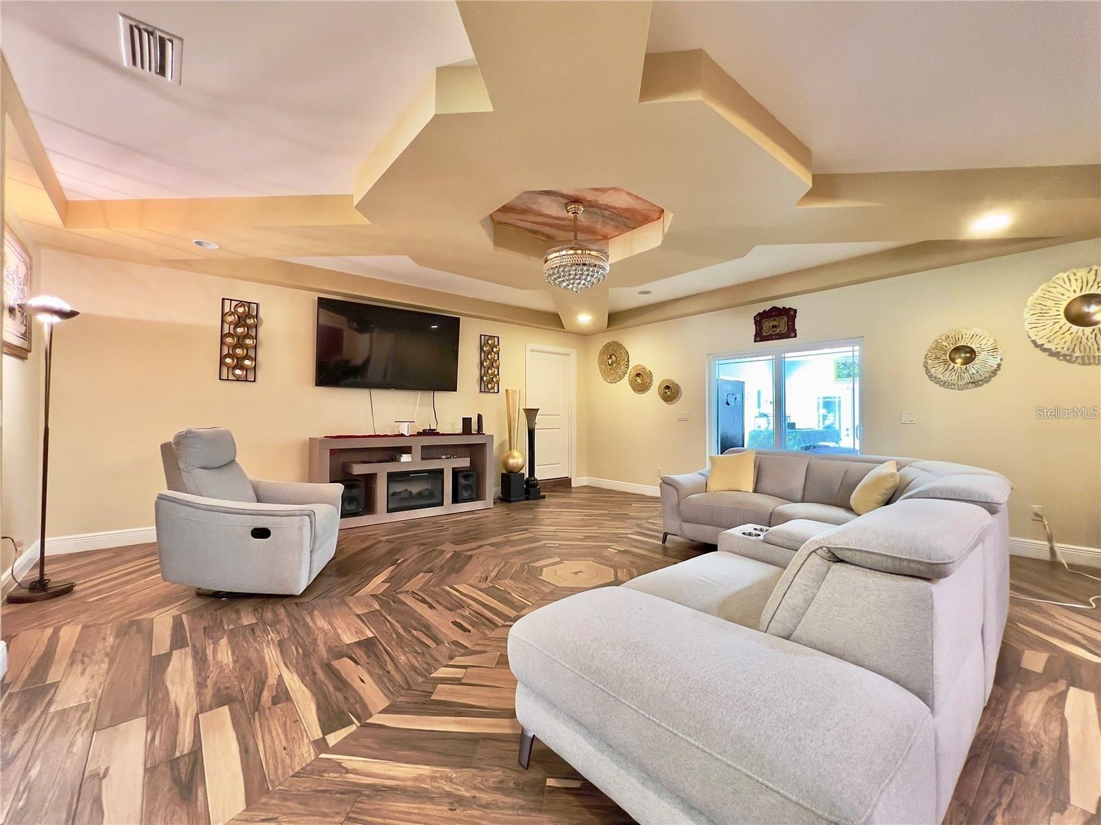 Image 14 of 58 For 3900 Reaves Road