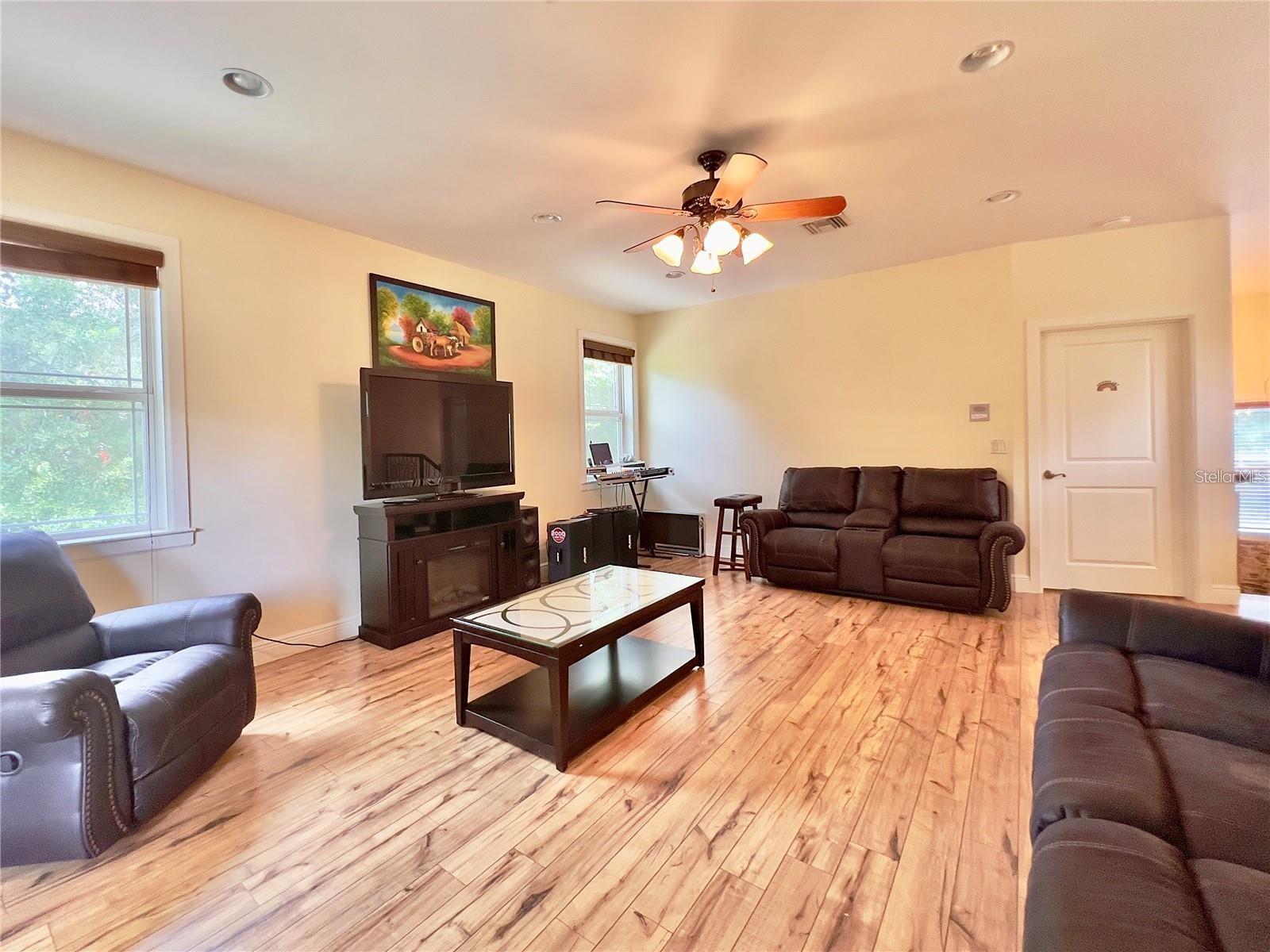 Image 49 of 58 For 3900 Reaves Road