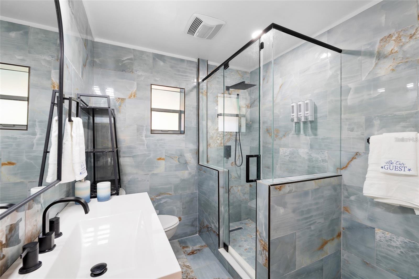 Image 14 of 70 For 8825 Oak Street