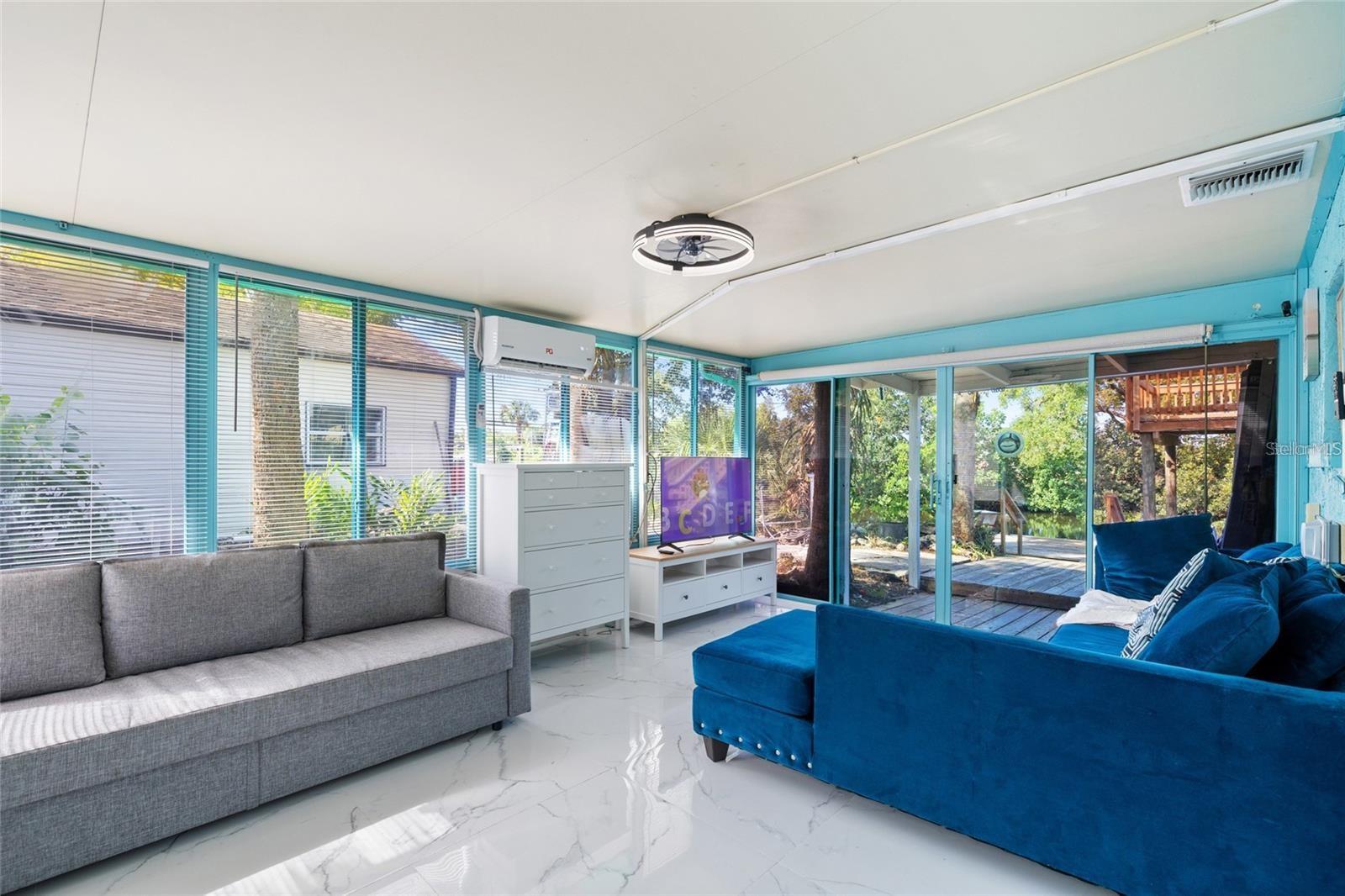 Image 23 of 70 For 8825 Oak Street