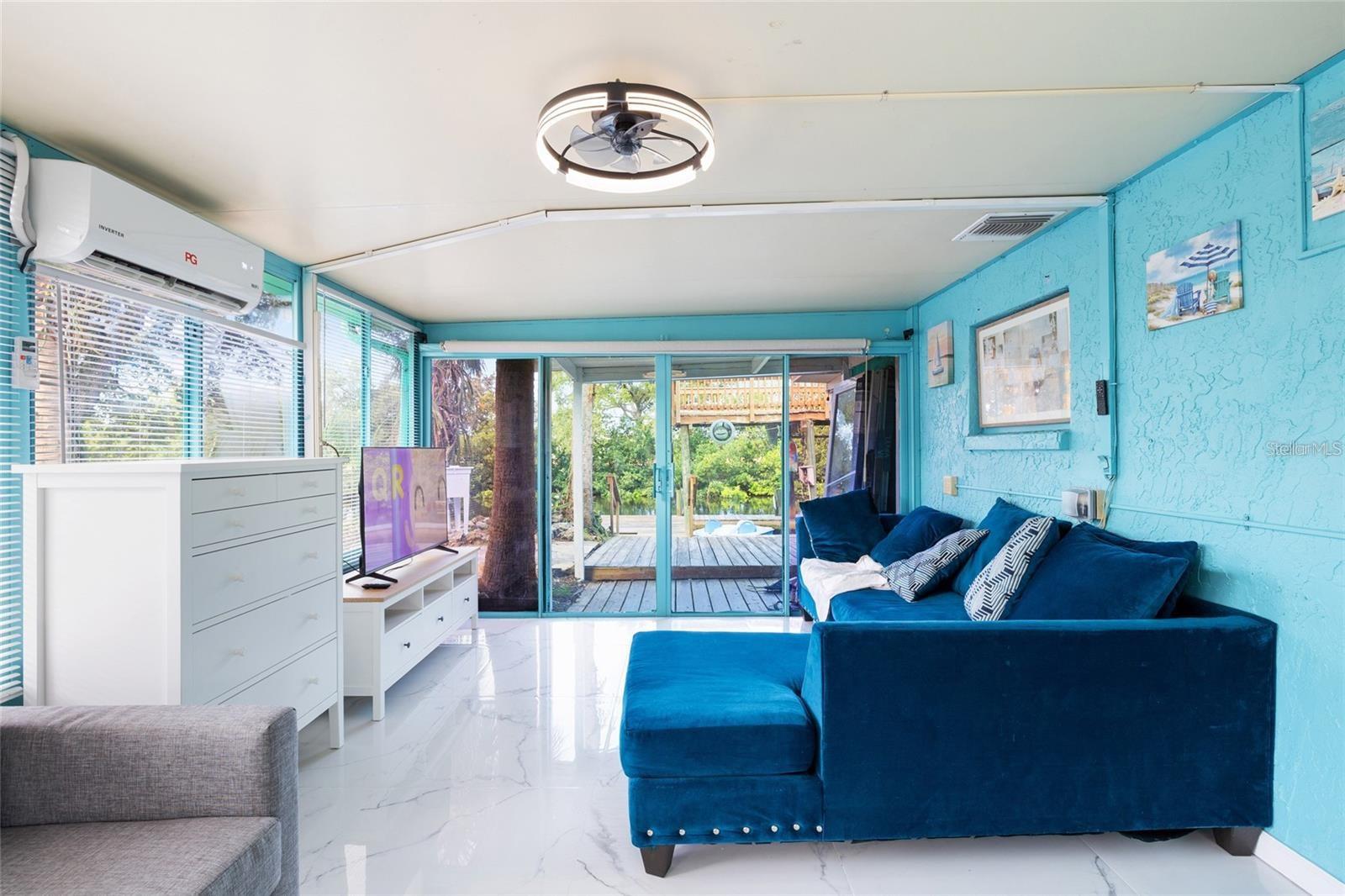 Image 24 of 70 For 8825 Oak Street